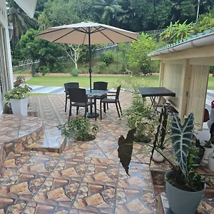 Loversnest Self Catering *** Anse aux Pins